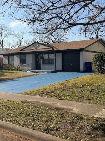 13729 Birchlawn Dr in Farmers Branch, TX - Building Photo