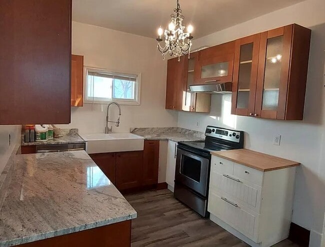 916 Aurora Ave in St. Paul, MN - Building Photo - Building Photo