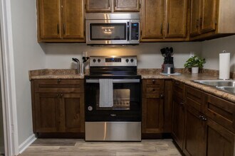 3906 Oak Glen Terrace SW in Huntsville, AL - Building Photo - Building Photo