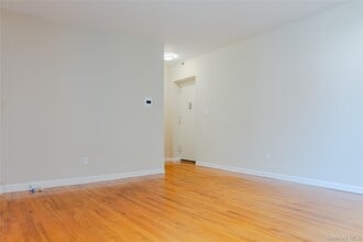 25 W Broadway in Long Beach, NY - Building Photo - Building Photo