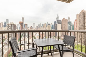 401 E 34th St in New York, NY - Foto de edificio - Building Photo