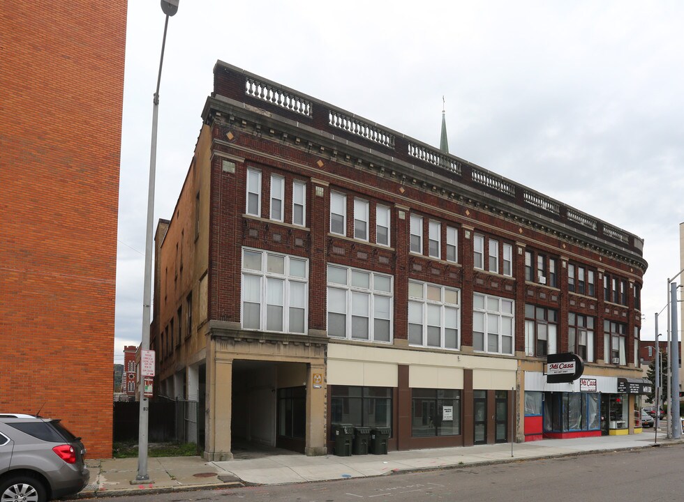 60 Henry in Binghamton, NY - Foto de edificio