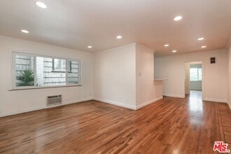 2915 St George St in Los Angeles, CA - Building Photo - Building Photo