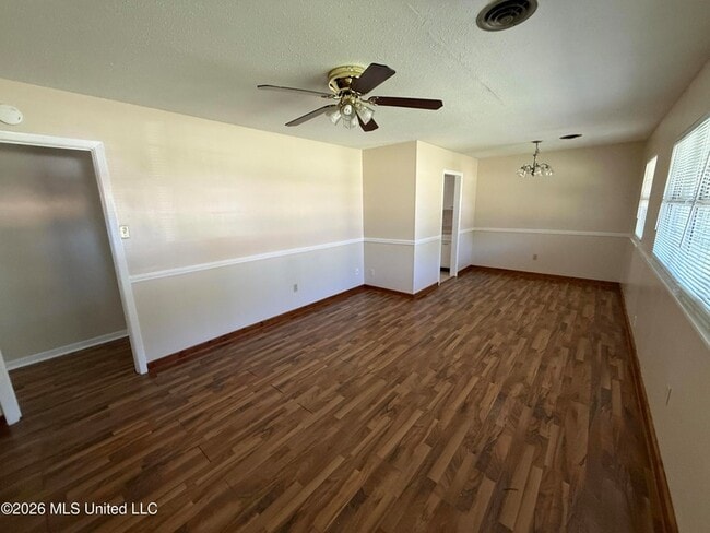 405 McGuire Cir in Gulfport, MS - Building Photo - Building Photo