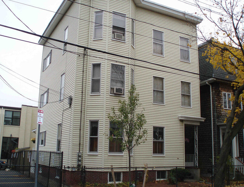 230 Brookline St, Unit 1 in Cambridge, MA - Foto de edificio