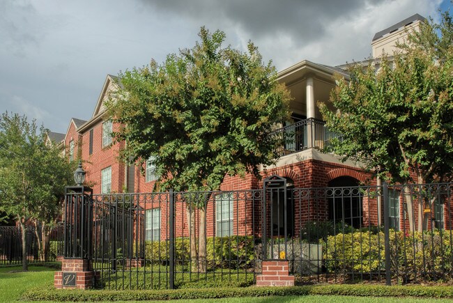Camden Vanderbilt in Houston, TX - Building Photo - Building Photo