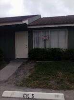 Forest Glen in West Palm Beach, FL - Building Photo