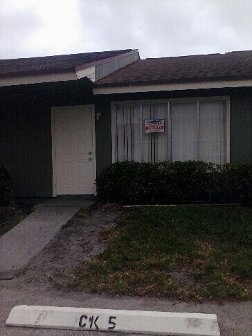 Forest Glen in West Palm Beach, FL - Building Photo