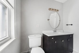 260 Ardmore Dr in Ferndale, MI - Building Photo - Building Photo