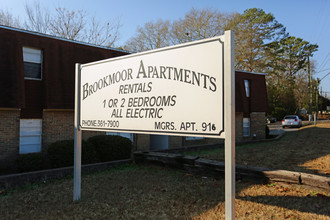 Brookmoor Apartments in Prattville, AL - Building Photo - Building Photo