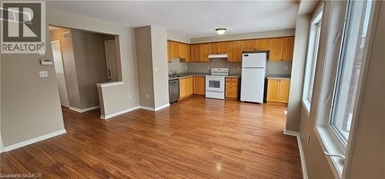 35 Nancroft Crescent in Cambridge, ON - Building Photo - Building Photo