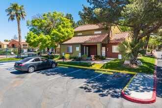 Sonoma Pointe in Las Vegas, NV - Building Photo - Building Photo