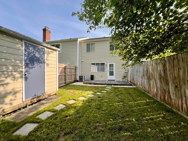 9470 Tracey Lynne Cir in Glen Allen, VA - Building Photo - Building Photo