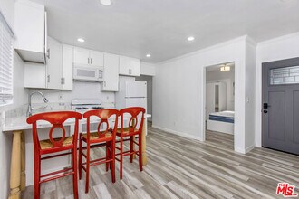 2922 S Budlong Ave in Los Angeles, CA - Building Photo - Building Photo