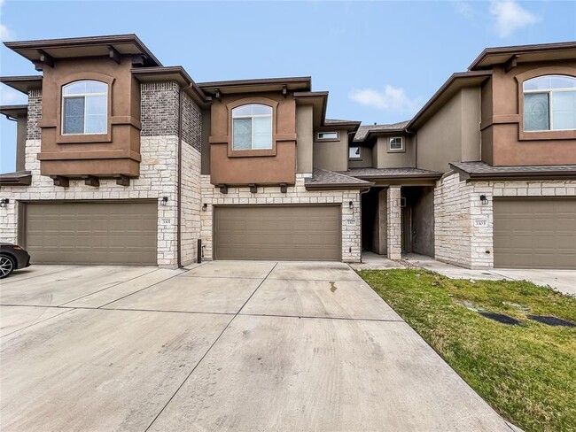 property at 2880 Donnell Dr