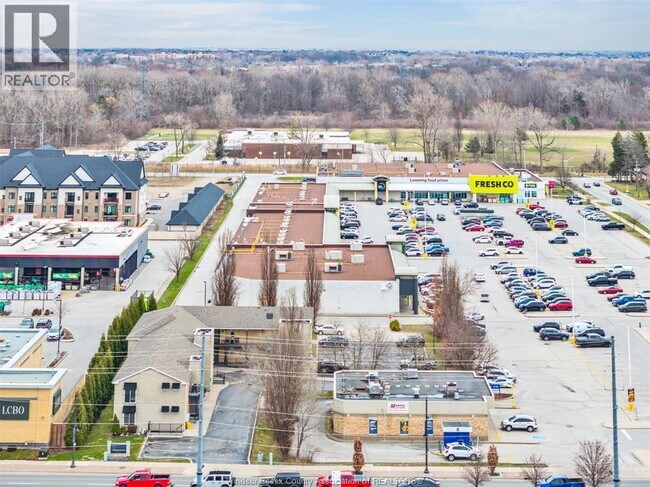 5830 Malden Rd in Windsor, ON - Building Photo - Building Photo
