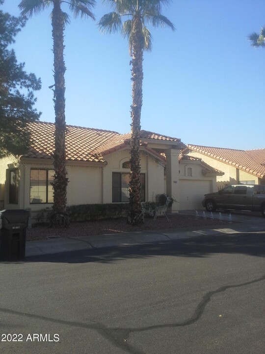 10725 W Laurelwood Ln in Avondale, AZ - Building Photo