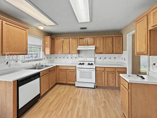 17516 Dell City Dr, Unit 345 in Round Rock, TX - Foto de edificio - Building Photo