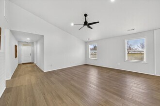 878 W Jasper St in Emmett, ID - Building Photo - Building Photo