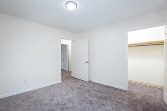 597 Huntington Pky, Unit B in Nashville, TN - Building Photo - Building Photo