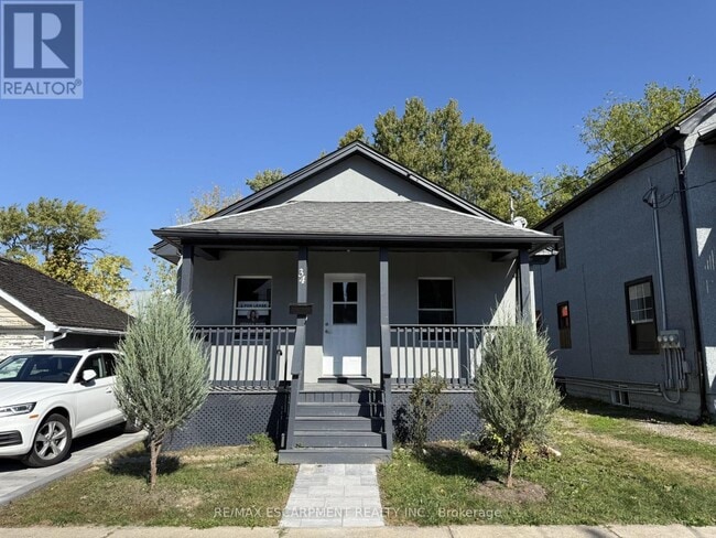 property at 34 Welland St