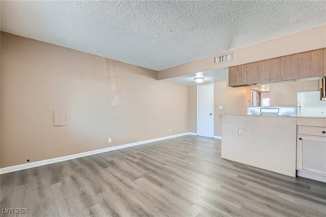 3604 Thomas Ave, Unit 1 in North Las Vegas, NV - Building Photo - Building Photo