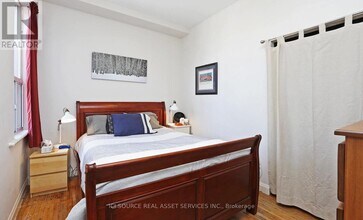 224 Jones Ave in Toronto, ON - Building Photo - Building Photo