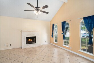 14925 Moss Gln in San Antonio, TX - Building Photo - Building Photo