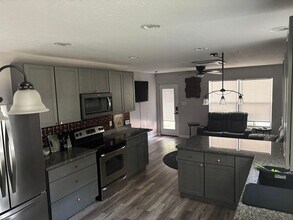 7010 Jones Rd in Odessa, FL - Building Photo - Building Photo