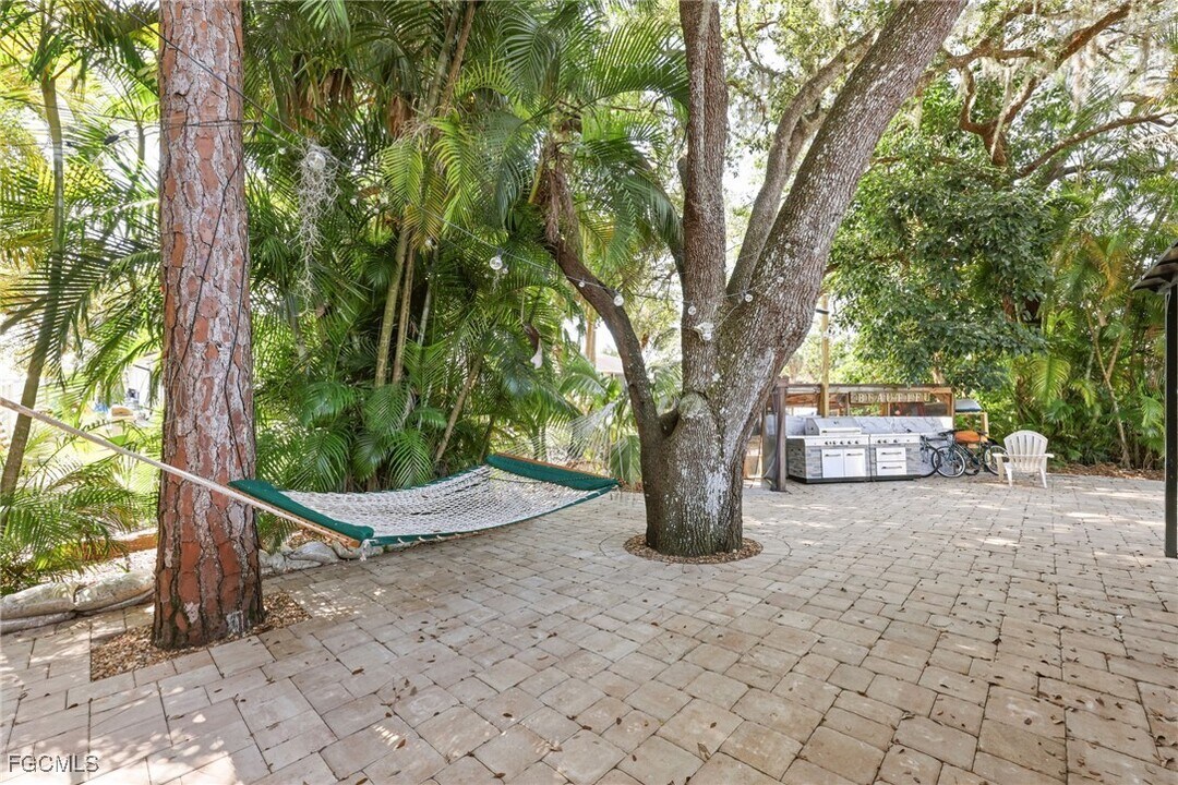 13529 Island Rd in Ft. Myers, FL - Foto de edificio