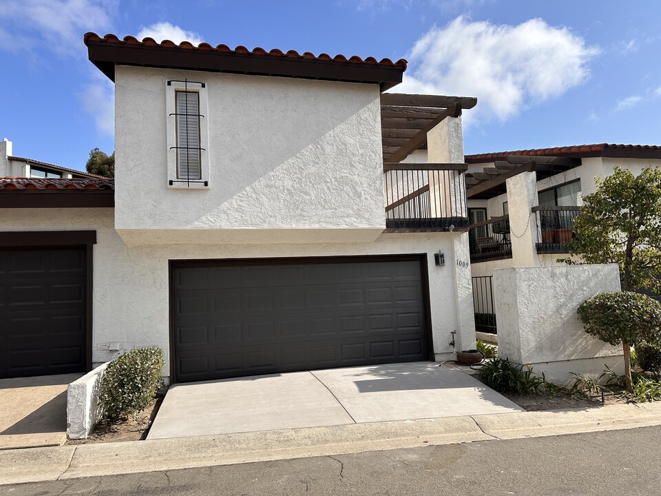 1009 Santa Helena Park Ct in Solana Beach, CA - Building Photo