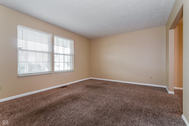 7727 Maradona Dr S in Indianapolis, IN - Building Photo - Building Photo
