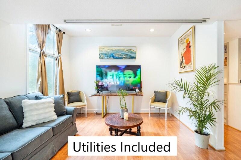 2 Newtown Turnpike in Weston, CT - Building Photo