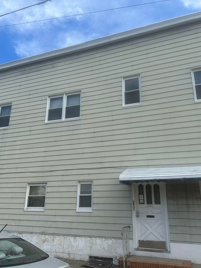 property at 118 W 3rd St
