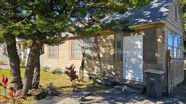 8052 Hawthorne St in Jacksonville, FL - Building Photo - Building Photo