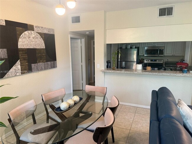 6876 W Sample Rd in Coral Springs, FL - Building Photo - Building Photo