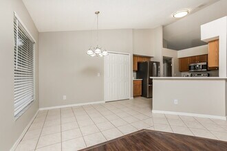 13709 Valleybrooke Ln in Orlando, FL - Building Photo - Building Photo