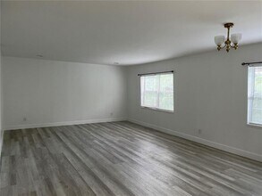 1000 S Semoran Blvd in Winter Park, FL - Foto de edificio - Building Photo