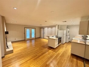 4400 Hemingway Dr in Oklahoma City, OK - Foto de edificio - Building Photo