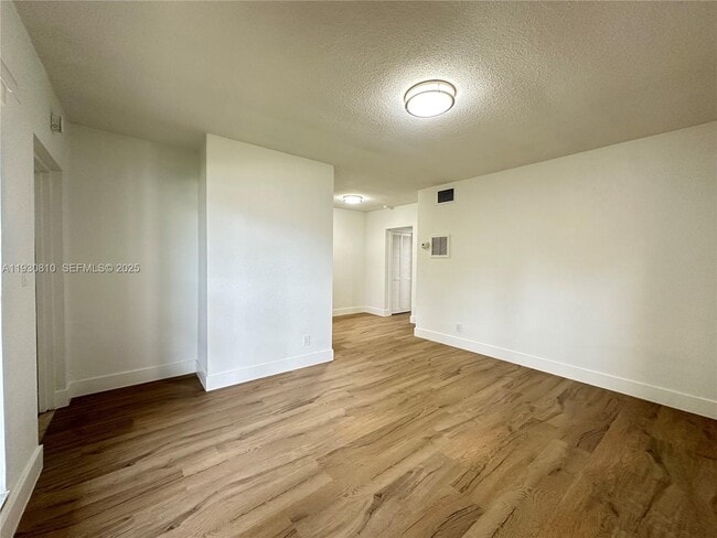 2822 Van Buren St in Hollywood, FL - Building Photo - Building Photo