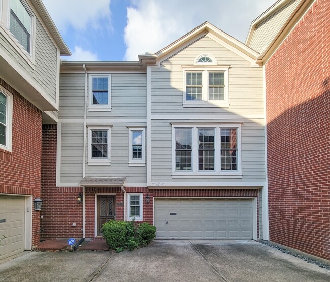 property at 2208 Taft St