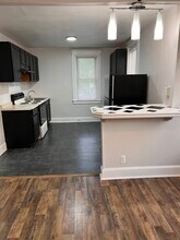 340 E Broadway Ave, Unit Apt B in Clifton Heights, PA - Foto de edificio - Building Photo