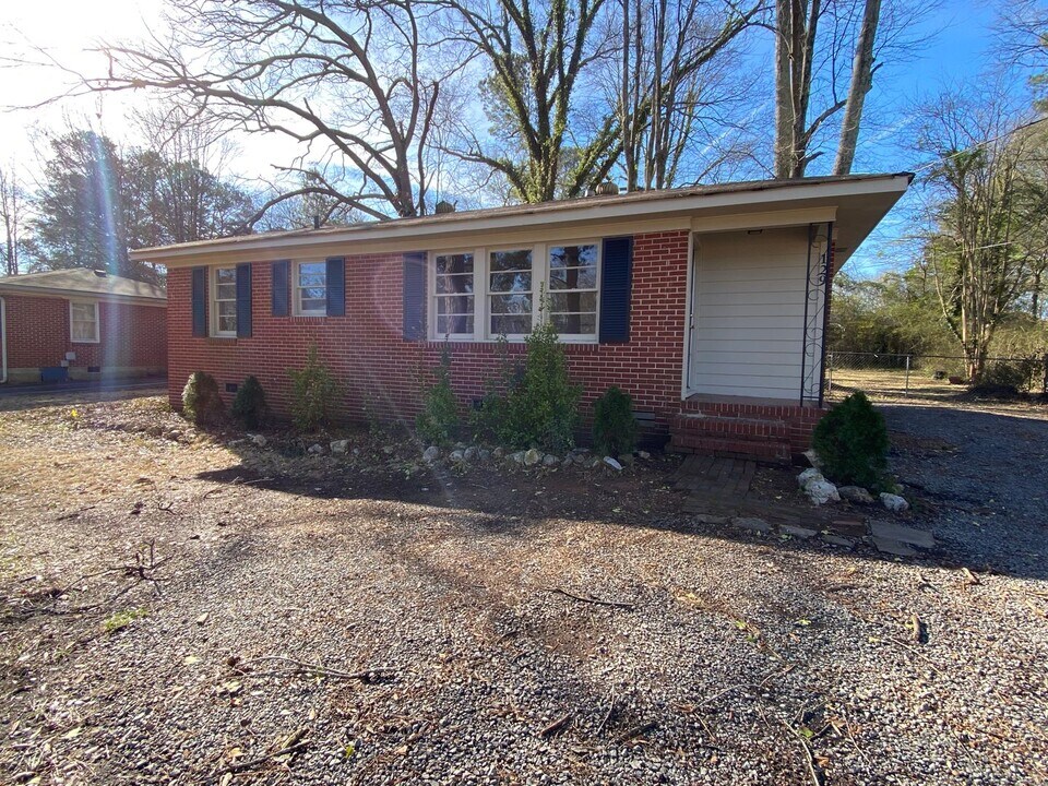 129 Benton Dr NW in Rome, GA - Building Photo