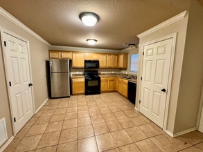 1355 Oakland Ave in Fayetteville, AR - Building Photo - Building Photo