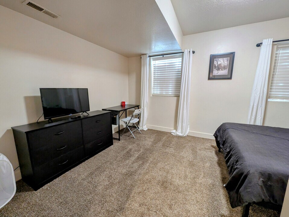 676 Markea Ave in Salt Lake City, UT - Building Photo