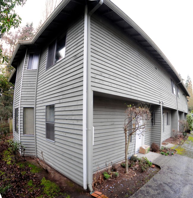 21713 80th Ave W in Edmonds, WA - Foto de edificio - Building Photo