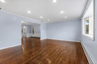 2495 Navy Pl in Bellmore, NY - Building Photo - Building Photo