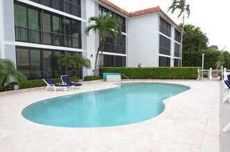 220 Lake Dr in Palm Beach Shores, FL - Building Photo - Building Photo