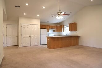 1803 Maxwell St in Rolla, MO - Building Photo - Building Photo