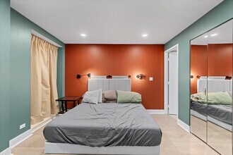 40 E Delaware Pl in Chicago, IL - Building Photo - Building Photo